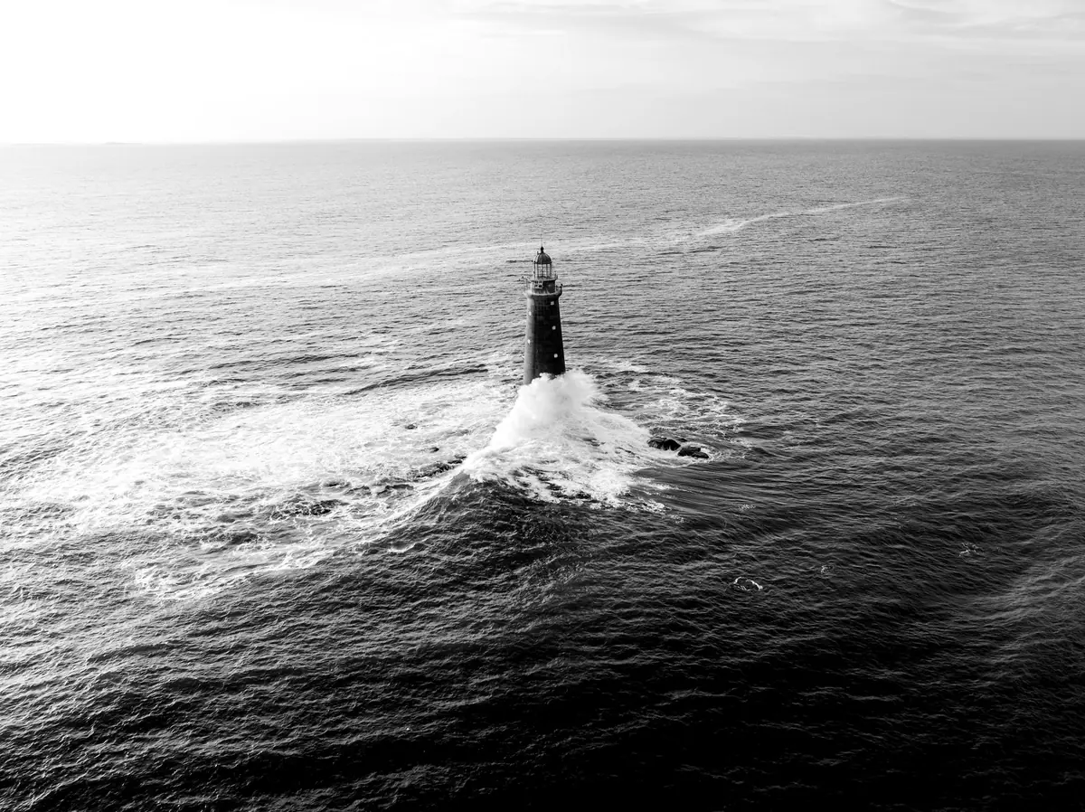 An offshore structure in rough sea.